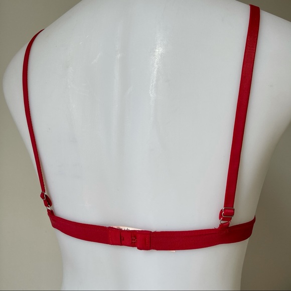 Red peekaboo lace bralette - Picture 3 of 5
